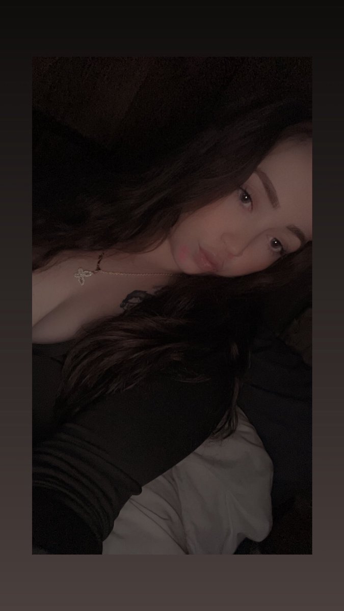SaraaahBooty's tweet photo. #findom #spoilmerotten #babyimthebest #domme #needpaypig https://t.co/m4fqIMToI9