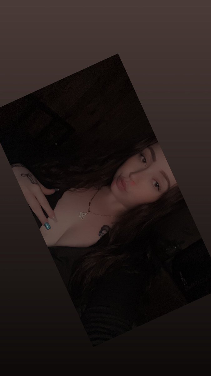 SaraaahBooty's tweet photo. #findom #spoilmerotten #babyimthebest #domme #needpaypig https://t.co/m4fqIMToI9