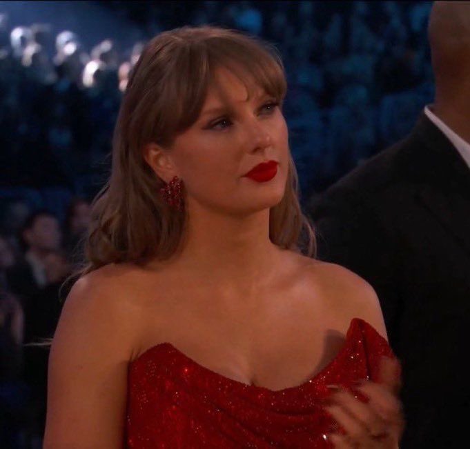 la manera en que ellas saben que les robaron todos los premios, que coraje lpm