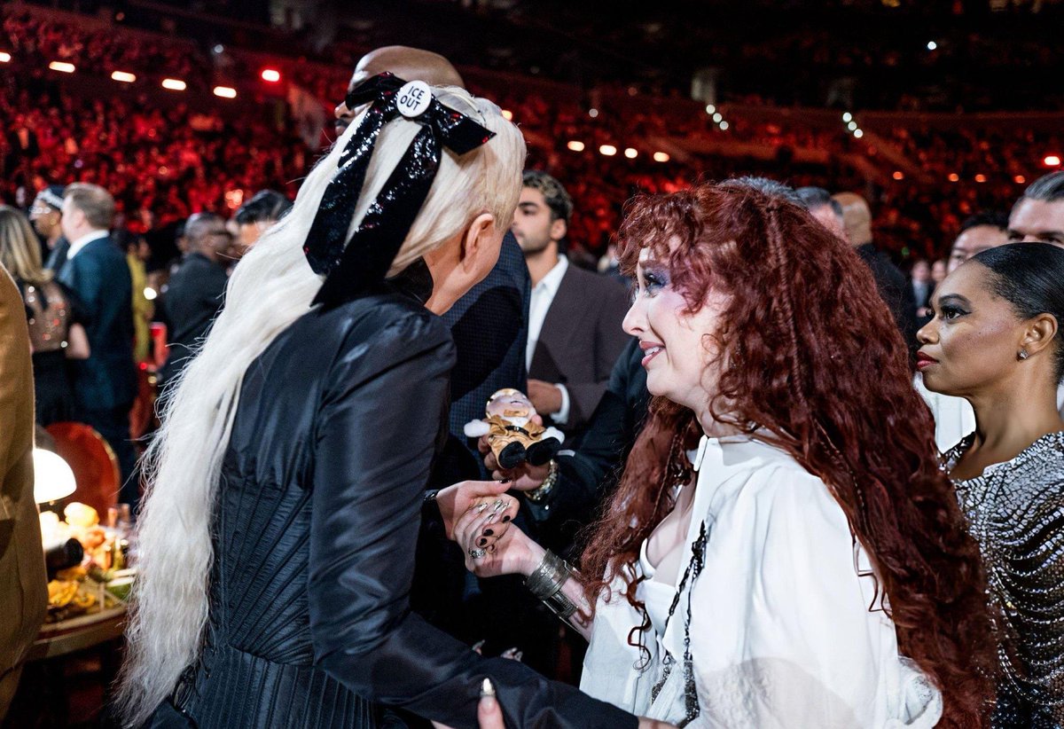 LADY GAGA WEARING AN "ICE OUT" PIN IN HER HAIR... MOTHER!