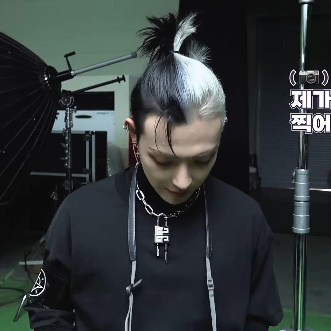 lesbians4woogi's tweet photo. I’m so awake I’ve never been more conscious https://t.co/X0dN9nuahS