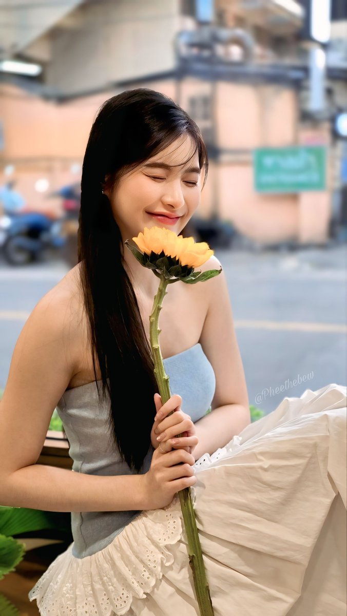 pheethebewFBAL's tweet photo. สวัสดีวันจันทร์กับบัวชมพู 💖💝🌻
#Buapinkk​
#ด้อมเยลลี่รสนมผง https://t.co/PxooCWpBAV