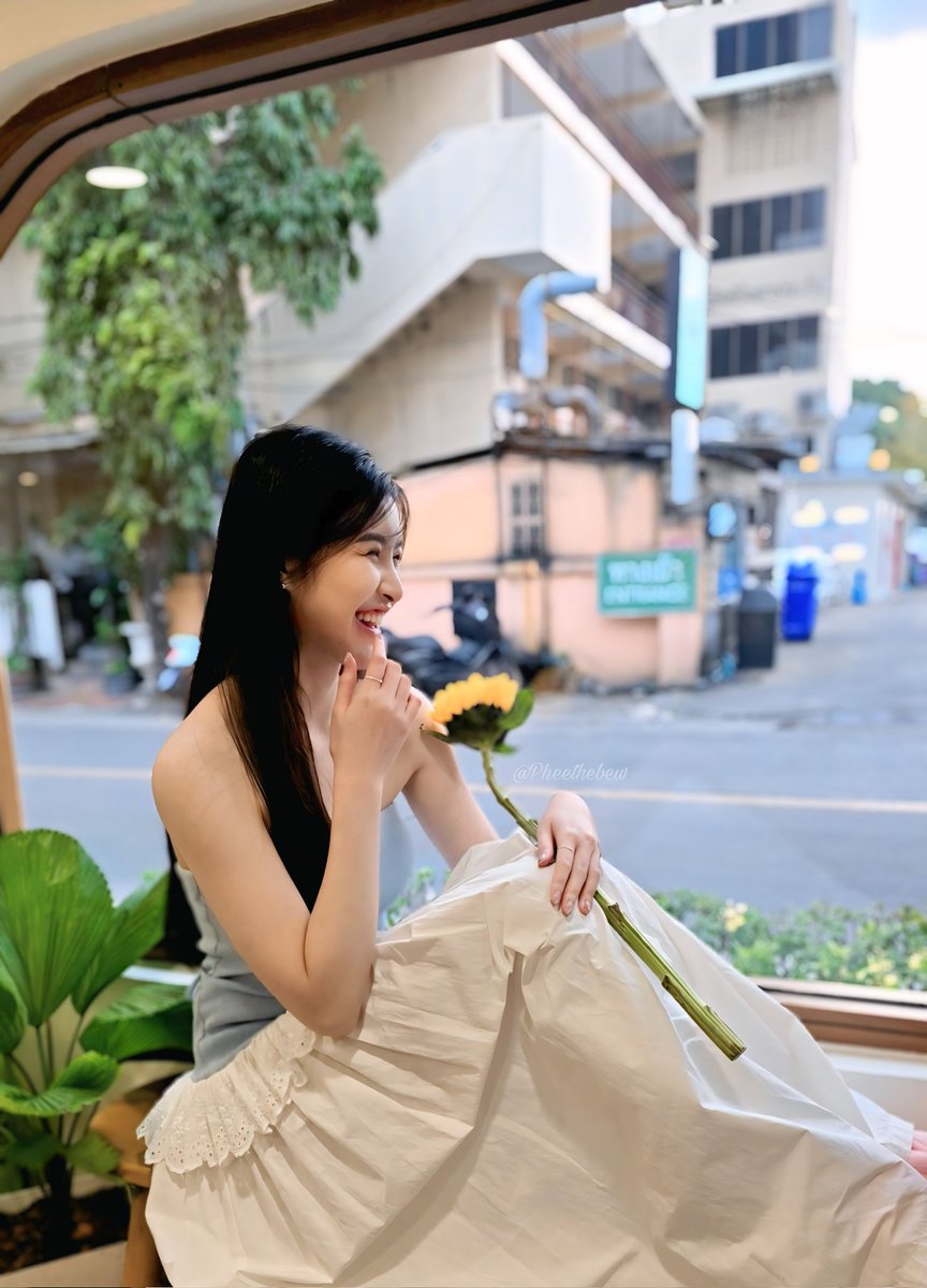 pheethebewFBAL's tweet photo. สวัสดีวันจันทร์กับบัวชมพู 💖💝🌻
#Buapinkk​
#ด้อมเยลลี่รสนมผง https://t.co/PxooCWpBAV