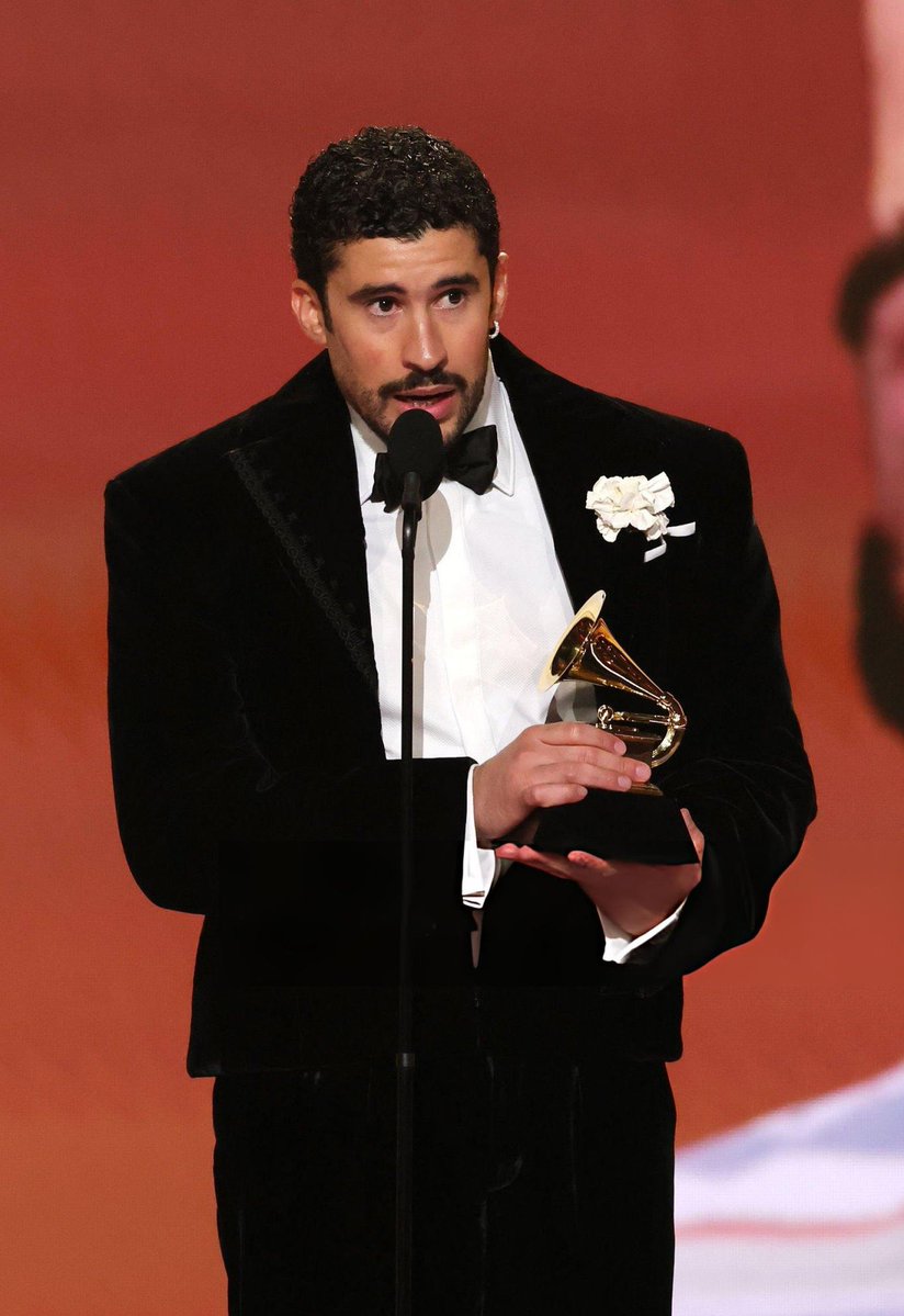 Acá estamos desde que sacó diles y se bajó de la guagua de los mantecados