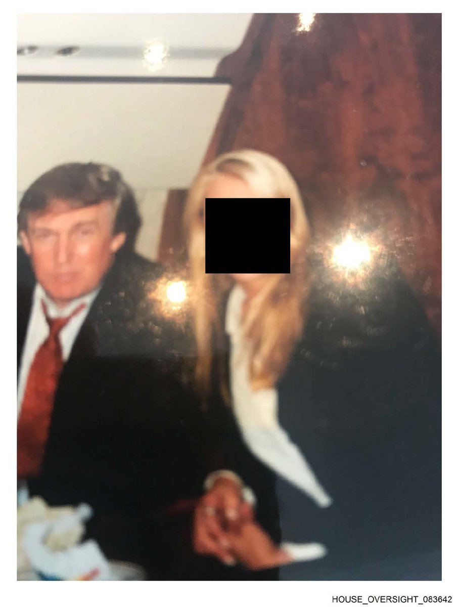 mumtazxmr's tweet photo. 📸 INI FOTO-FOTO TRUMP YANG ADA DI BERKAS EIPSTEIN

Silakan melakukan crosscheck di website resmi Departement of Justice
https://t.co/rARUBfBf6x https://t.co/9cSQcI6jow