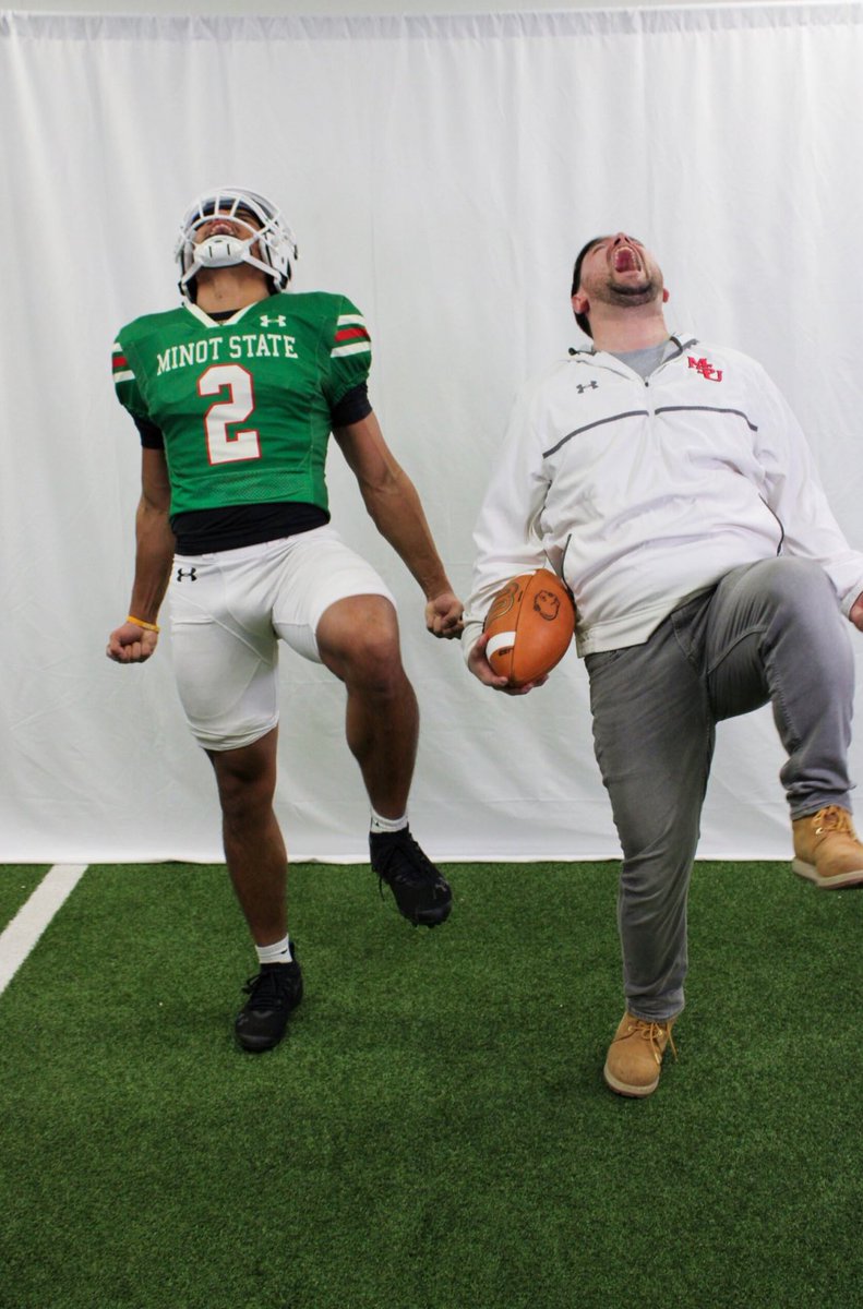 JaydenCorum_2's tweet photo. Why not, minot? I am so grateful for the opportunity to have been able to go on an official visit to @MSUBeaversFB. I had such a good time, touring the campus, and getting to check out the amazing football program. Thank you @CoachFam for this chance. @OldhamFootball @OldhamcoSports @Prime_tyme_prep @TeamCTSP  #D2 #football