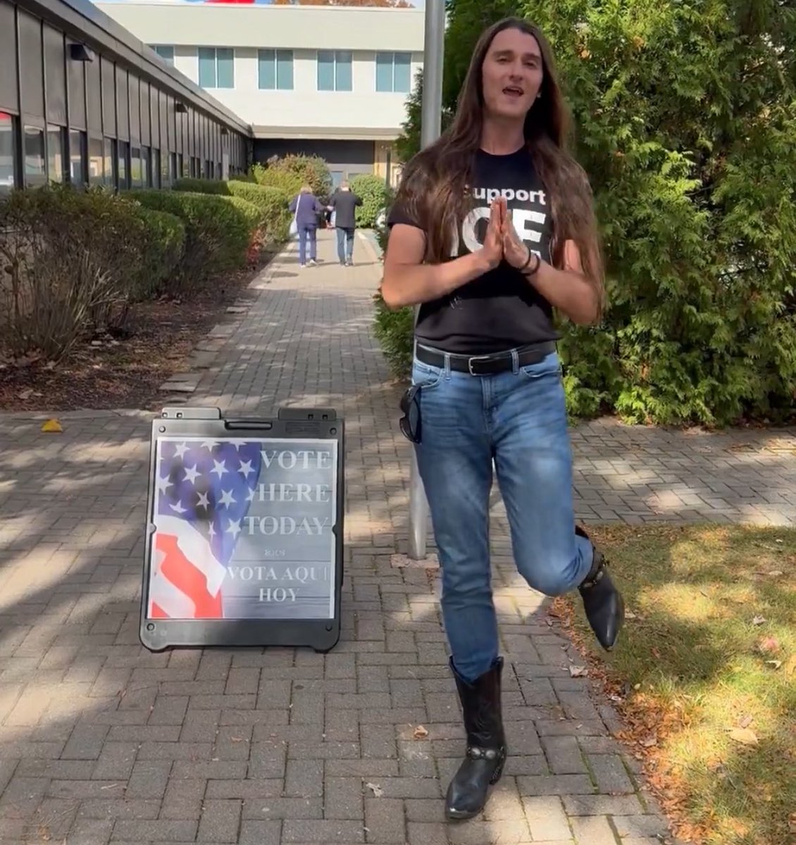 PeachyHooch's tweet image. The campest camper that ever camped.