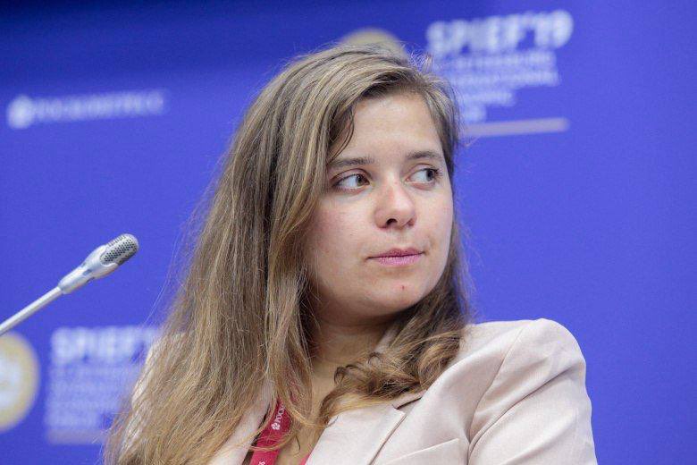 This is Maria Drokova.

Her name appears in the Epstein files 1,639 times.

She was a senior figure in the pro-Kremlin youth movement Nashi, a political project created and funded by the Russian presidential administration to mobilize young people in support of Vladimir Putin.