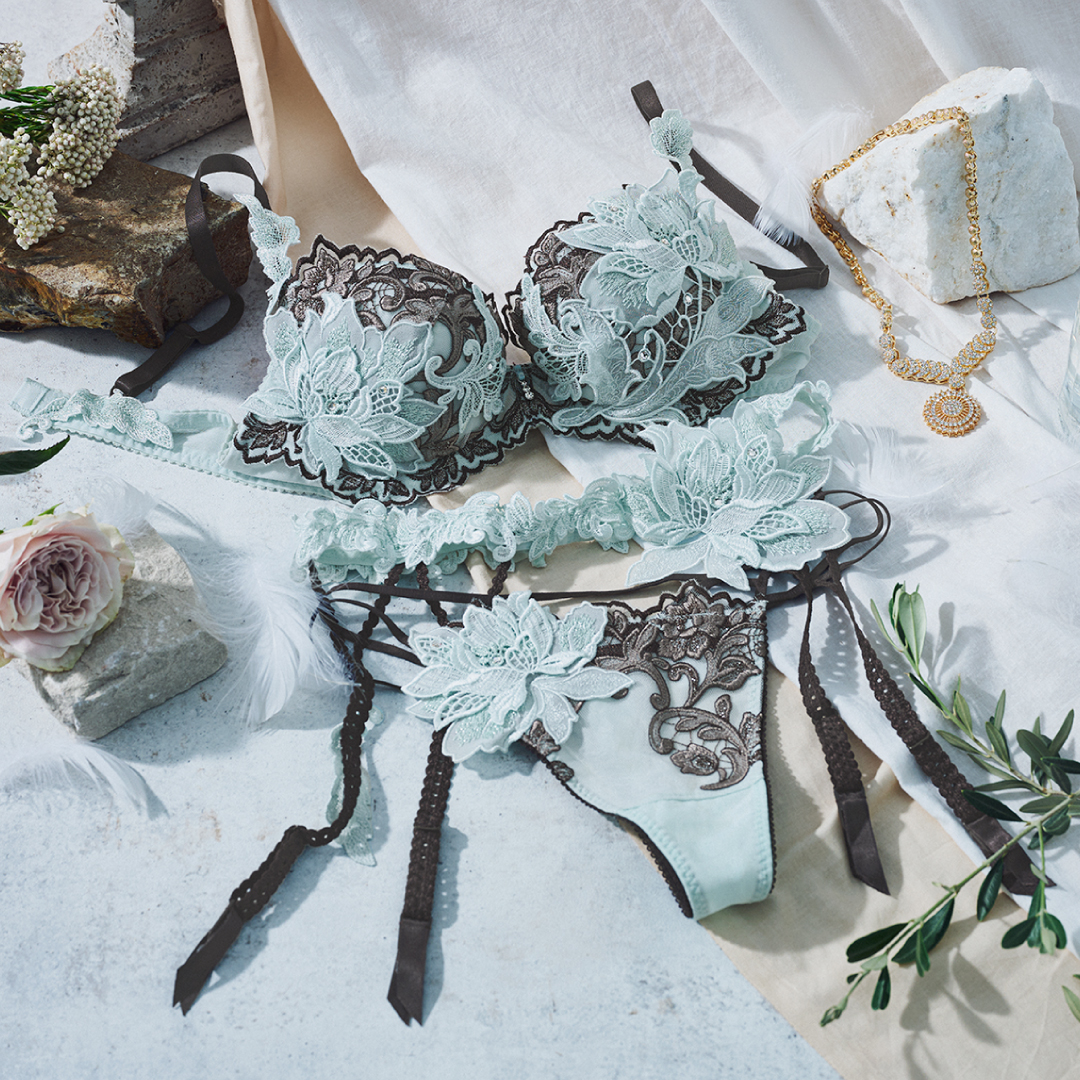 Wacoal_Salute tweet media