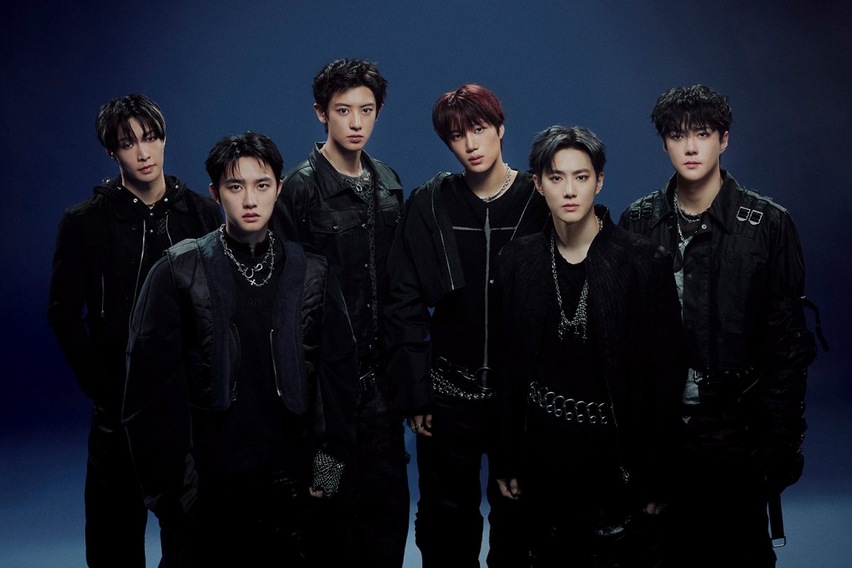 '왕의 귀환' 엑소, 'Crown' 지켰다…음악방송 5관왕 그랜드 슬램 
#EXO #엑소 #Crown #크라운 #음악방송5관왕 #1위 
#그랜드슬램 #EXOL #엑소엘 #신보발매 #iMBC연예 

멤버들은 “이번 앨범을 통해 팀 구호인 ‘위 아 원(WE ARE ONE)’처럼 엑소와 엑소엘(EXO-L, 공식 팬클럽명)이 하나가 되었음을