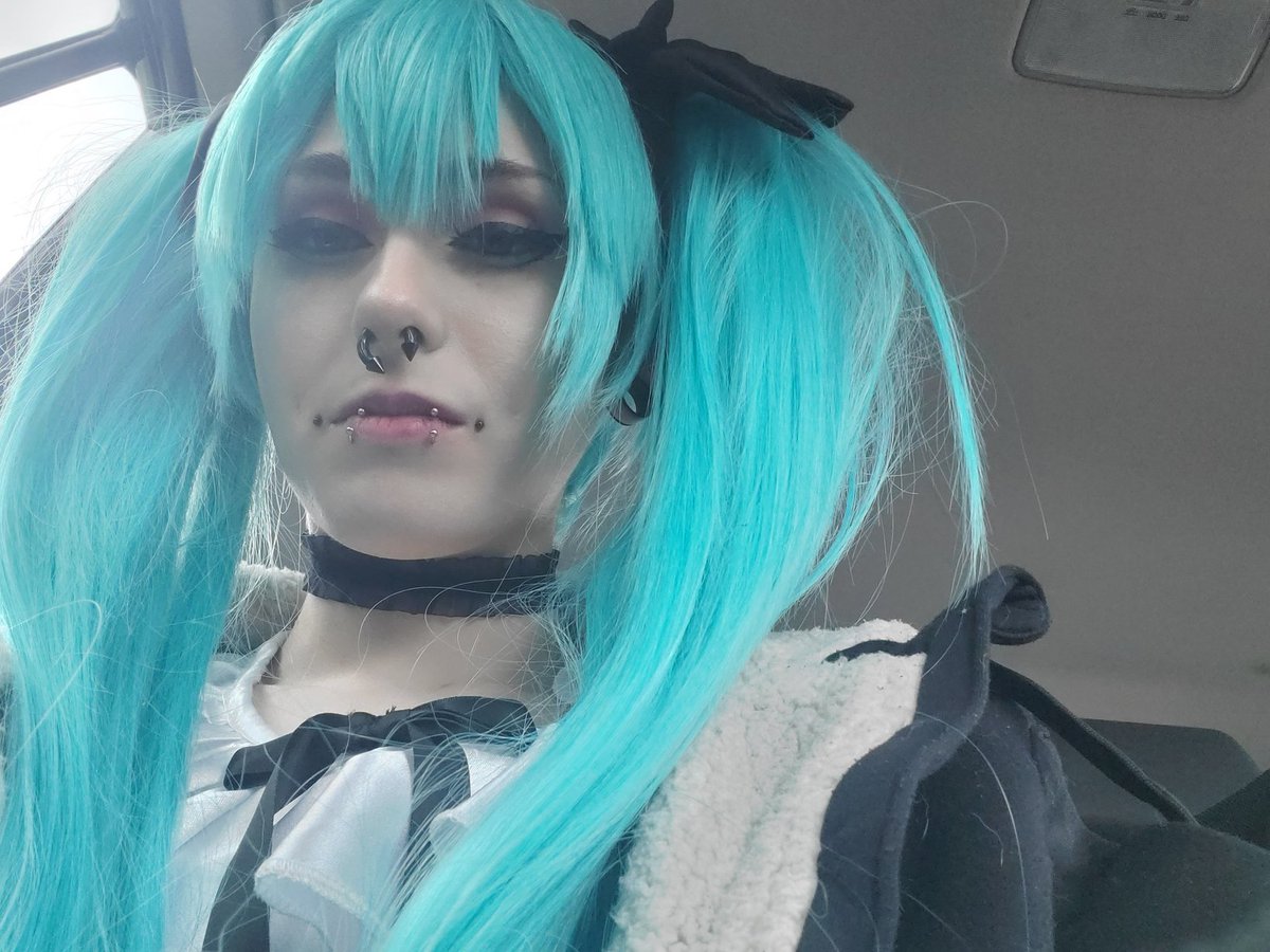 acidrain448's tweet photo. Miku! Miku!

#cosplay  #hatsunemiku #vocaloid #anime https://t.co/254UfVn0Tt