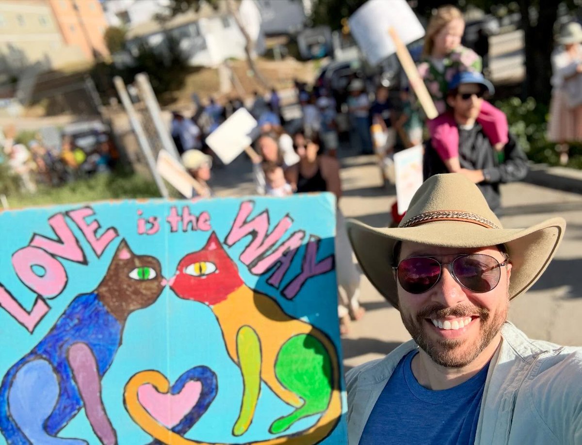 brotherdawn04's tweet image. The Critical Role cast protest day