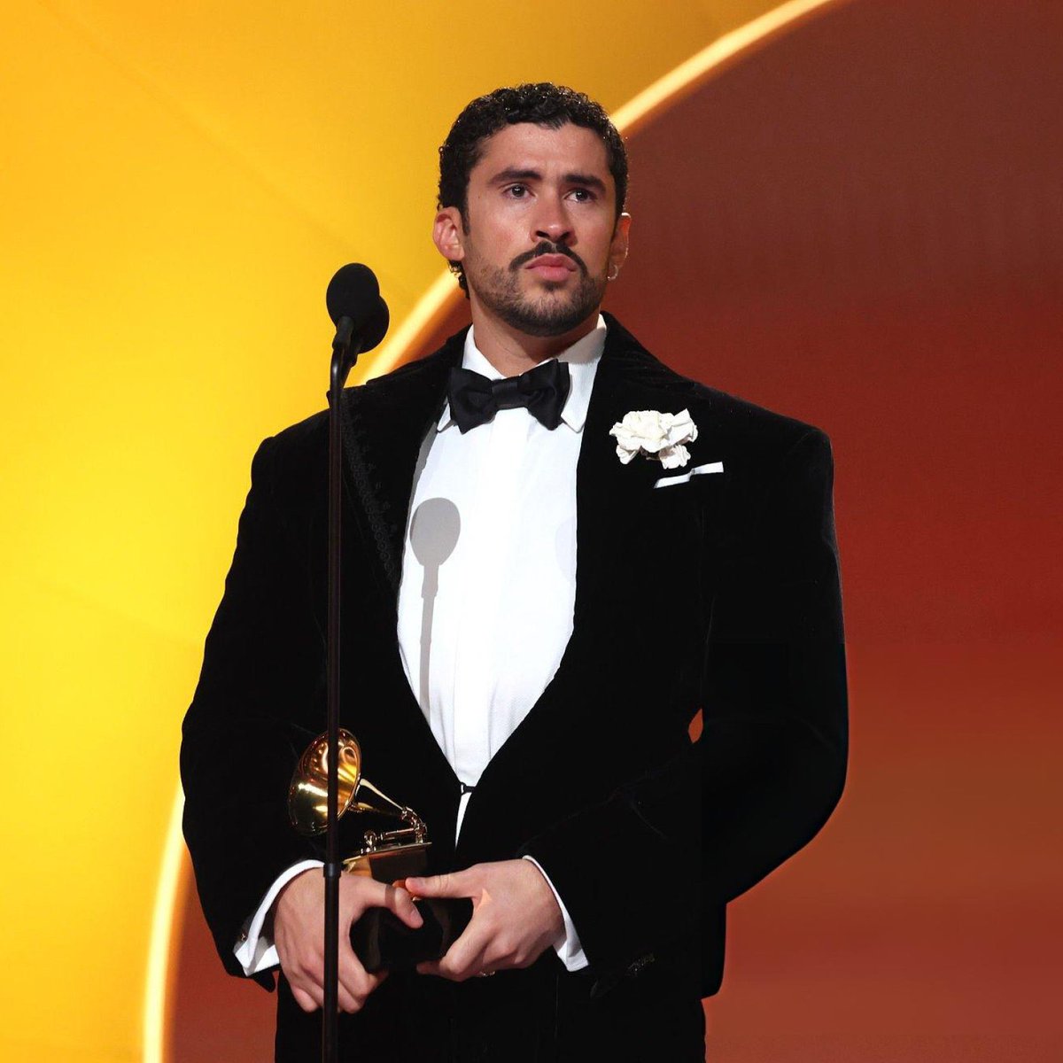 inbenitowetrust's tweet image. Bad Bunny 2016 / Bad Bunny 2026