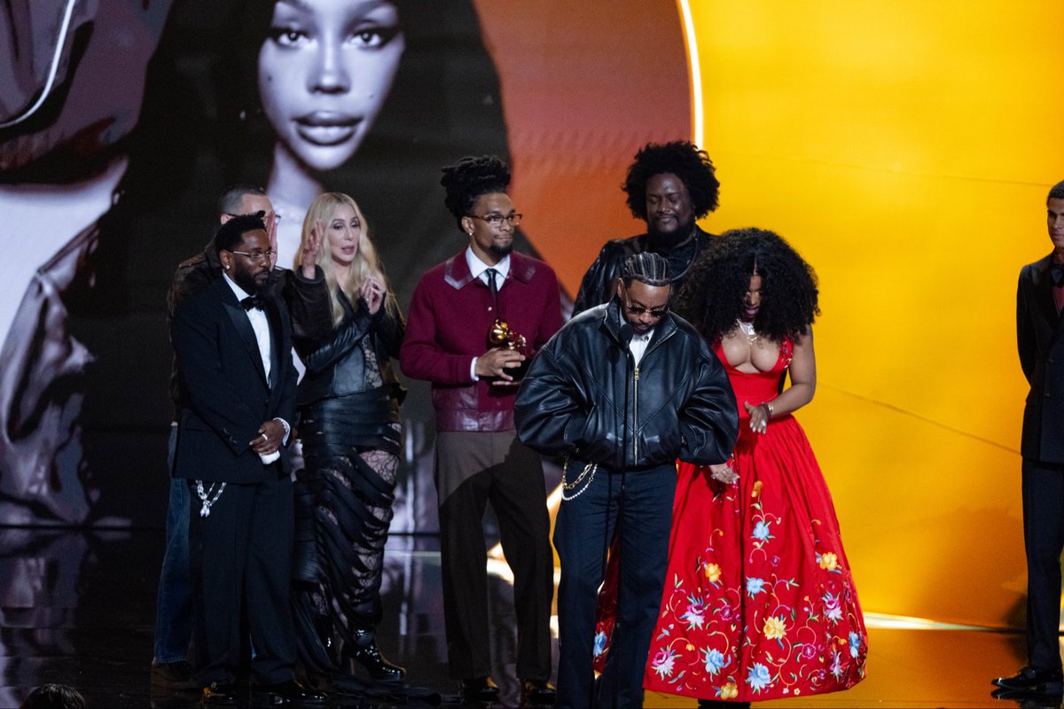 cryptocomarena's tweet image. Record of the Year goes to Luther @kendricklamar @sza 🤩 #grammys #kendricklamar #sza 

📸 @ariel_goldberg_ / Crypto.com Arena Photos
