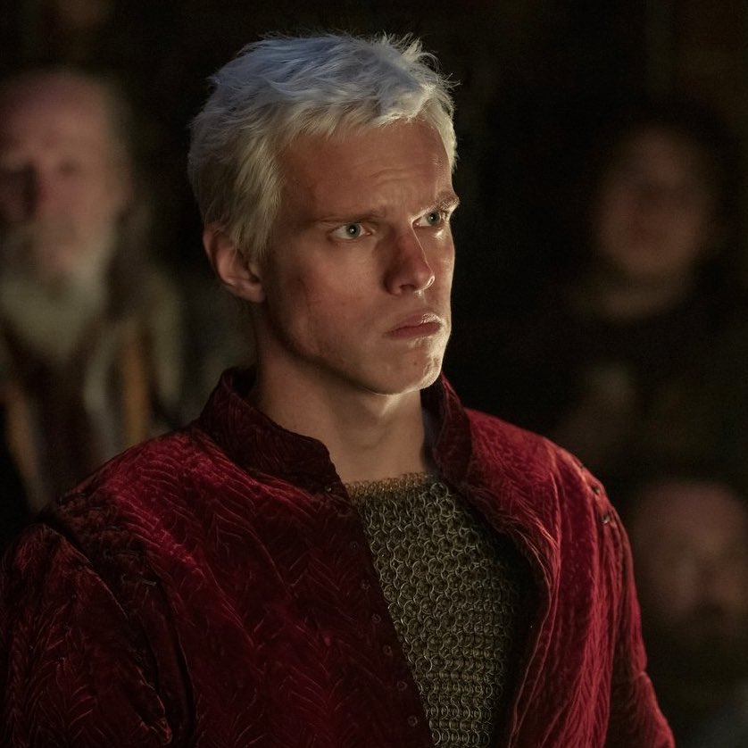 anyaltman's tweet image. aerion podra ser un hijo de puta y le deben faltar los tornillos pero como sirve cara y aura el hdp mira lo q es esto  #AKnightOfTheSevenKingdoms