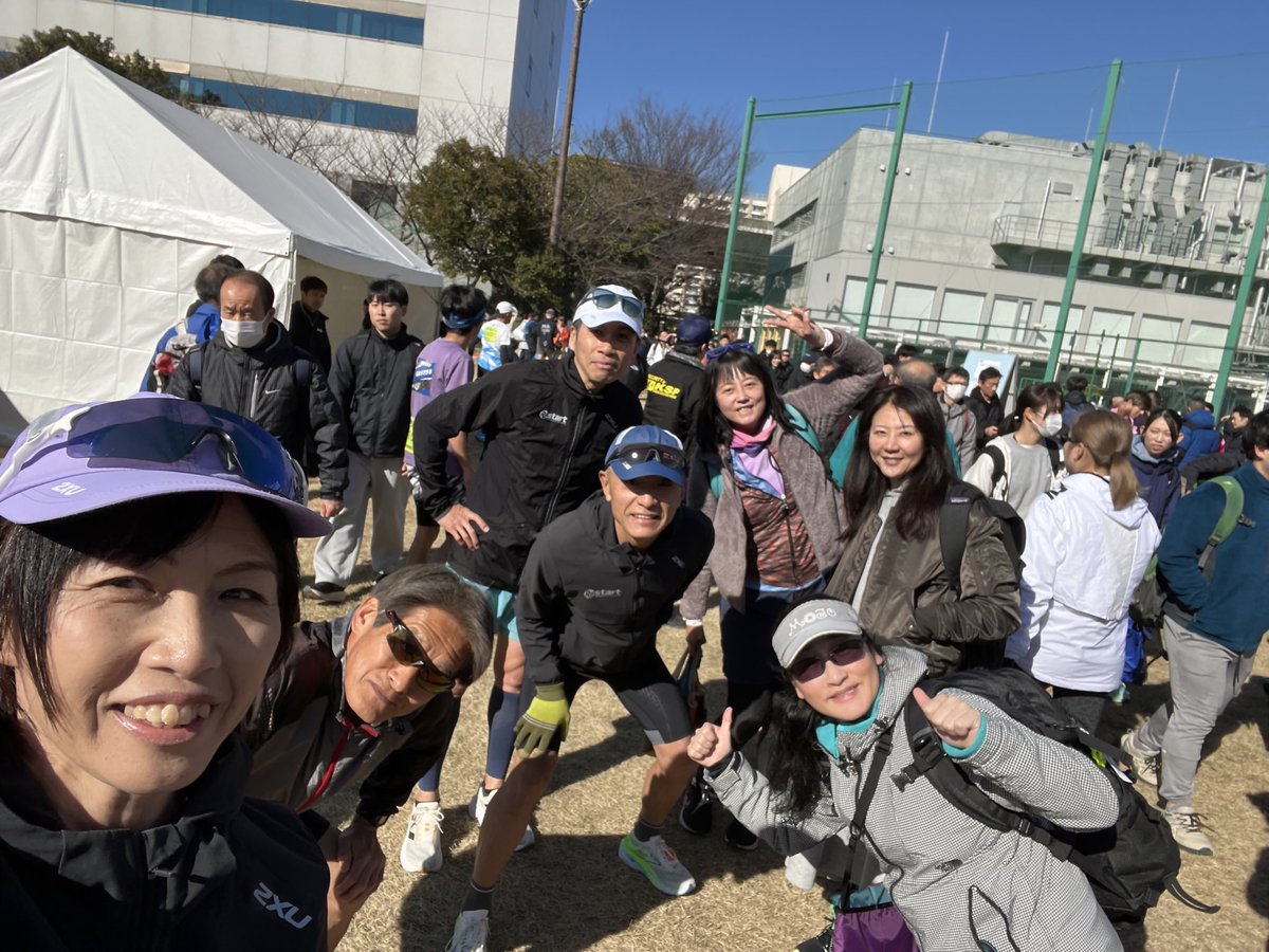 神奈川Mハーフ
先週胃腸炎発熱からのハーフは無理
と寝込んでる時は思ったけど走り切れた1h29m20
以前のフル通過より遅れてるけど仕方ない
現状では走れたかな

気になる点
会場にシート敷けず
アップ場所なくなり
スタート地点へ参加者出入口から行こうとすると、学生達のゴールとかぶるため回された