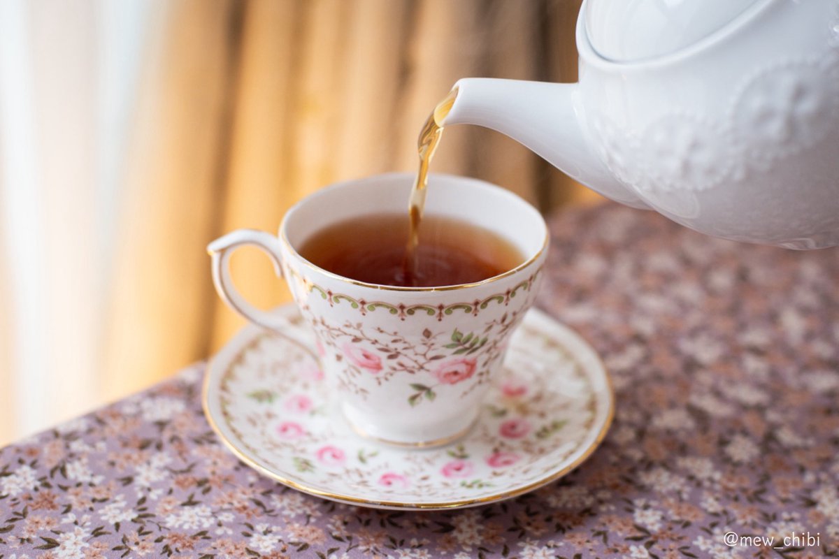 mew_chibi's tweet image. 冬林檎と花模様🪻🌿

VIE DE FRANCE
林檎パイ

サクサクパイと林檎で労る🍎
2月に入りもうすぐ立春🌸
今週後半の暖かさで庭の花々たちも
開花がすすむかな…今はそれが楽しみです🌕✨

＊セーデルブレンド/北欧紅茶

#キリトリセカイ #ファインダー越しの私の世界ᅠ #茶好連 #木漏れ日のお茶会 #日常