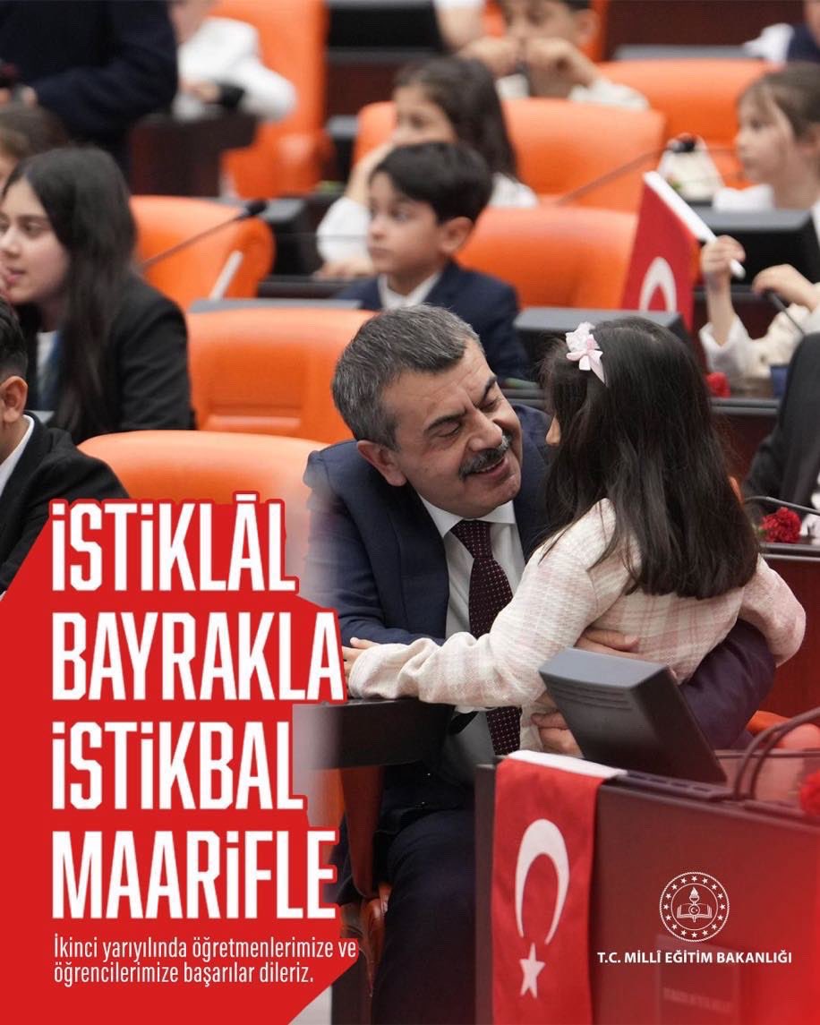 #BayraklaBaşlayanOkul