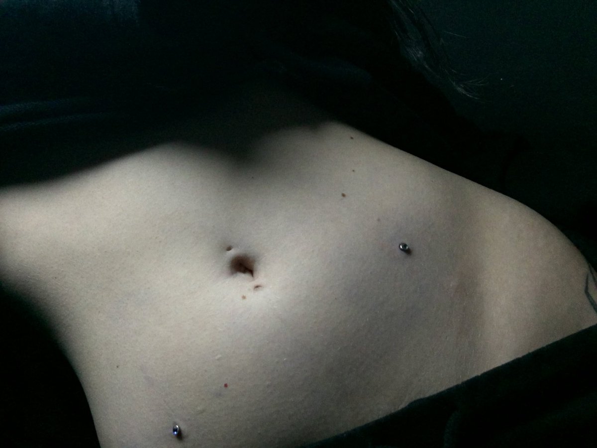 bibibodii's tweet photo. new piercing https://t.co/foijnR0g9y