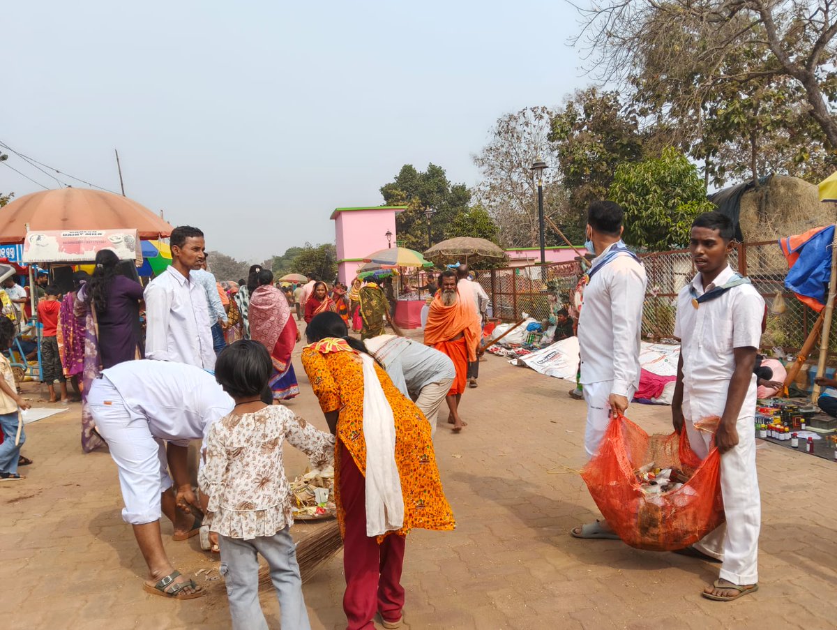 sathyasaiodisha's tweet photo. Loving Sairam..
With the blessings of Sri Sathya Sai Baba, District Level Seva Work was organized by Dhenkanal District at Mahimagadi Jorandamela from 31.01.2026 to 01.02.2026.
#seva
#districtlevel
#Dhenkanal
-Media Team https://t.co/ZgwWDtWL1t