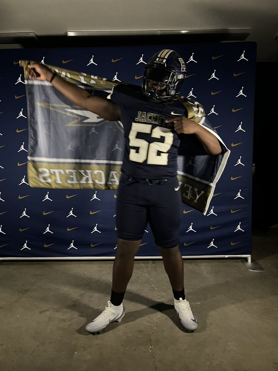 Dallas_Gip's tweet photo. Had a great time at @HPUFootball  i thank @CoachEastmanHPU and @CoachGipson11  for having me out 💯 https://t.co/FYjLnKlTfa