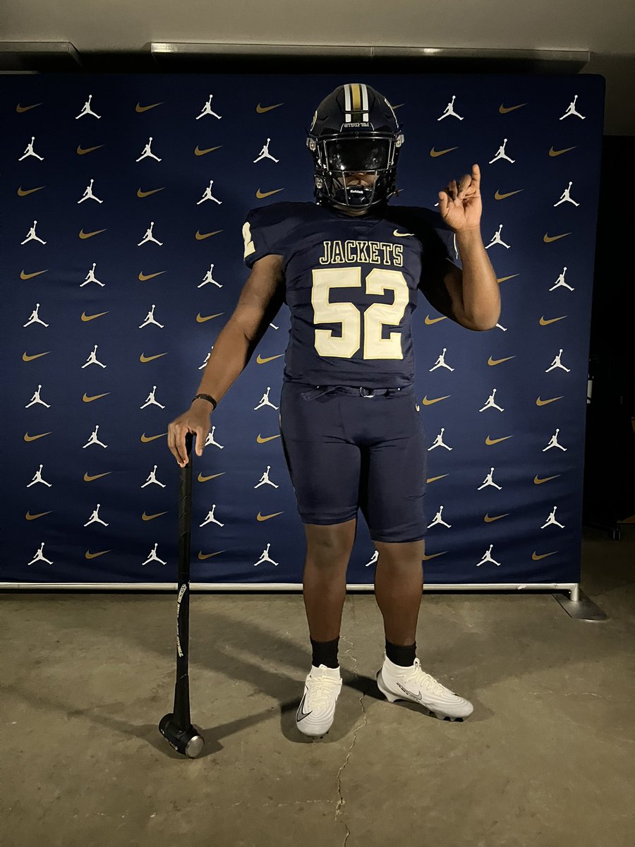 Dallas_Gip's tweet photo. Had a great time at @HPUFootball  i thank @CoachEastmanHPU and @CoachGipson11  for having me out 💯 https://t.co/FYjLnKlTfa