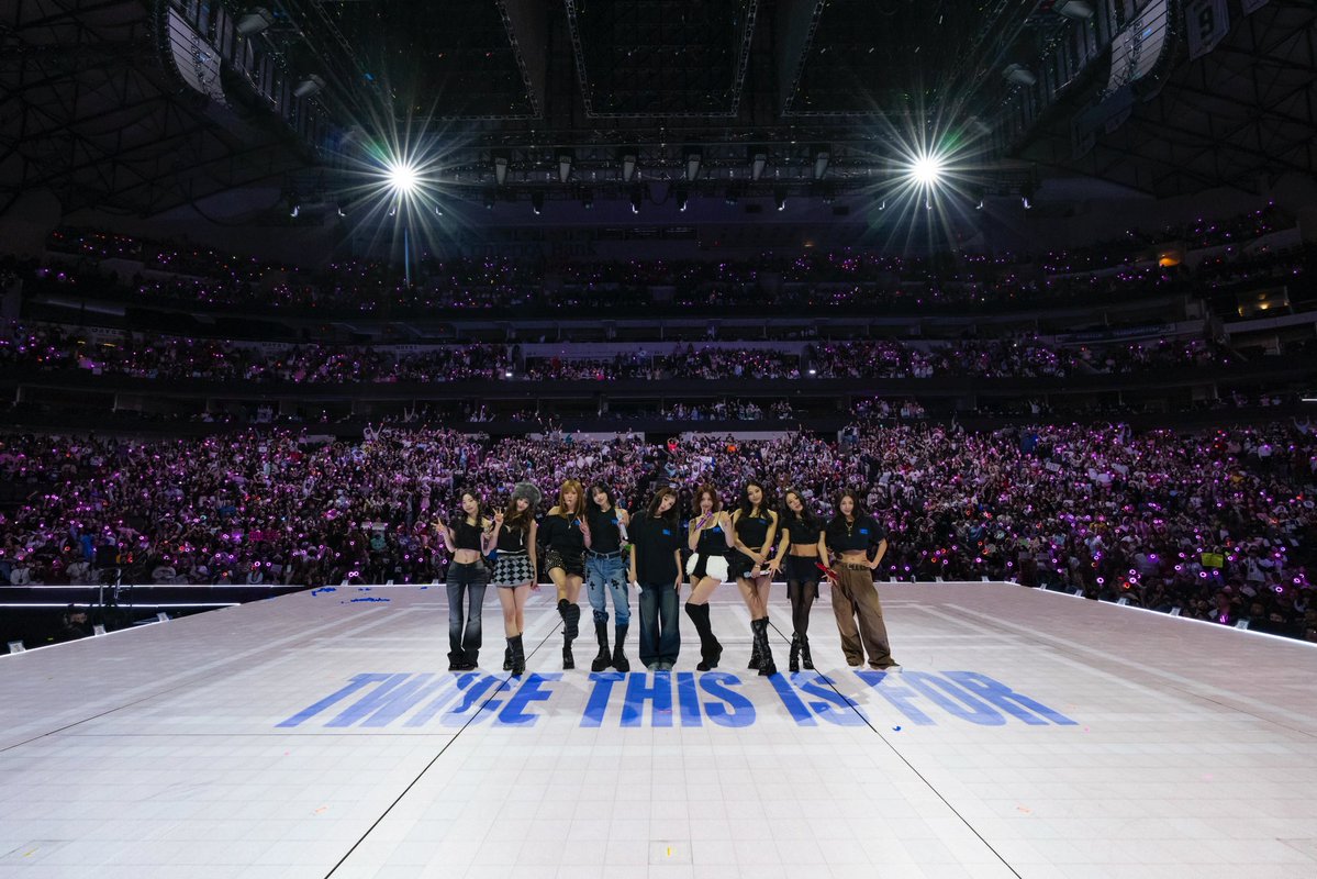 JYPETWICE's tweet image. TWICE &amp;lt;THIS IS FOR&amp;gt; WORLD TOUR IN DALLAS

Thank you, DALLAS 💙

#TWICE #트와이스 #THISISFOR
#TWICE_THISISFOR_WORLD_TOUR
#TWICE_THISISFOR_WORLD_TOUR_IN_DALLAS