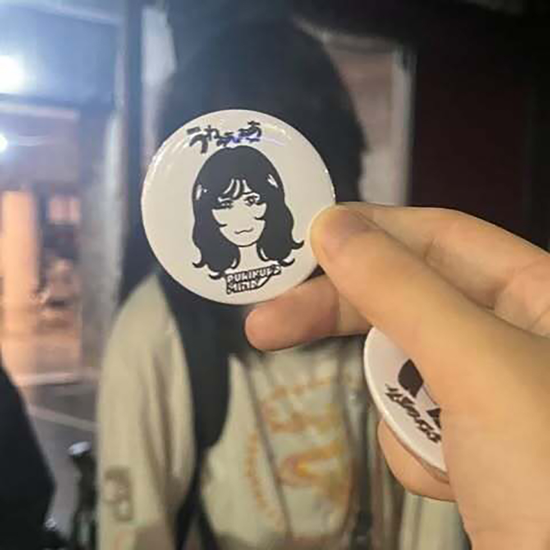 prop_bunka's tweet image. 【おすすめCOLUMN】
🎧 下北の地下カフェで、ヘッドホン越しにレコードとクリームソーダを味わう夜→ prop-bunka.com/column/2026/01…
🎤 キネマ倶楽部最前列で見た、PURIKURA MINDの夢と熱量が重なった一日→ prop-bunka.com/column/2026/01…

#文化服装学院 #文化生 #PROP #文化のリアル #COLUMN
