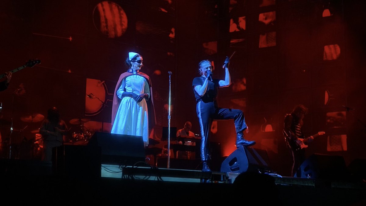 blackbuIIets's tweet photo. bueno me voy a dormir pq anoche dormí nose 3hs y caí a huracan 6 y media de la mañana 😭 no quiero irme a dormir pq significa que termina el día, pero me siento realizada honestamente. que locira https://t.co/jCnLv41Fdw