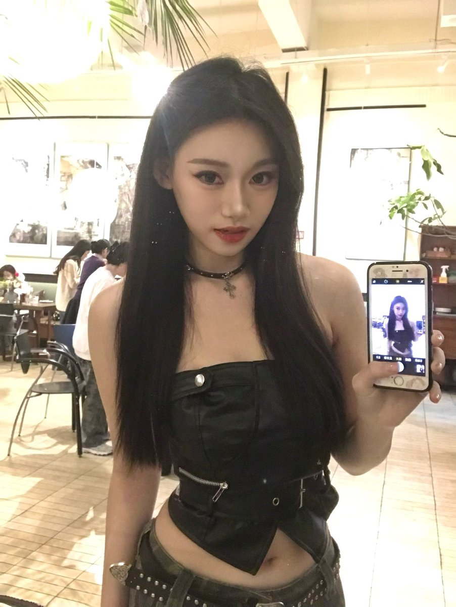 Fairyang3's tweet photo. ☕️爱上黑长直咯头发快长 https://t.co/MfnW2SMBJg