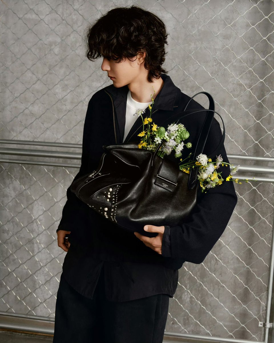 グローバルブランドアンバサダーのUNIQ-王一博（ワン・イーボー）は