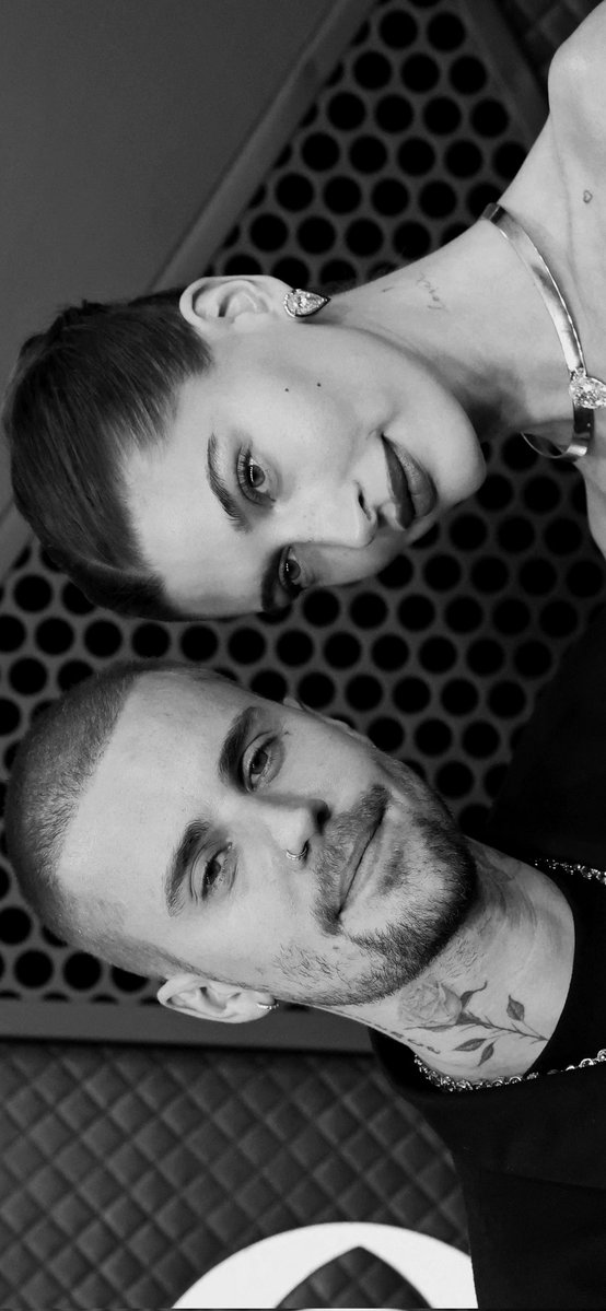 fvjuztin's tweet image. 🤍🖤