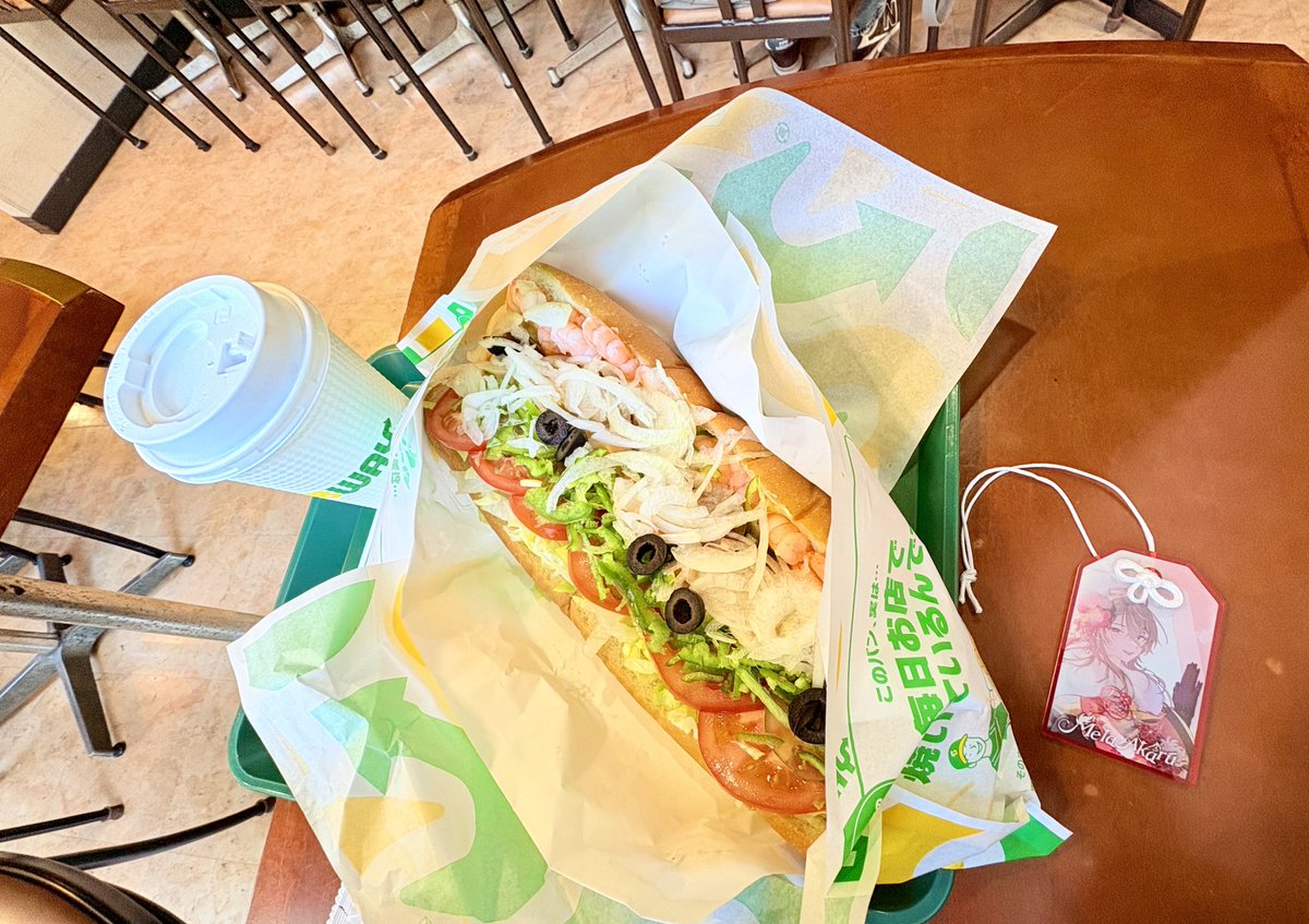 Reala_SS's tweet image. 恵方サブウェイ。2スクープ分のタマゴとエビ15尾の暴力！🦐
巻き寿司要素はゼロだけど、なんか良いことありそうな気がしてきた