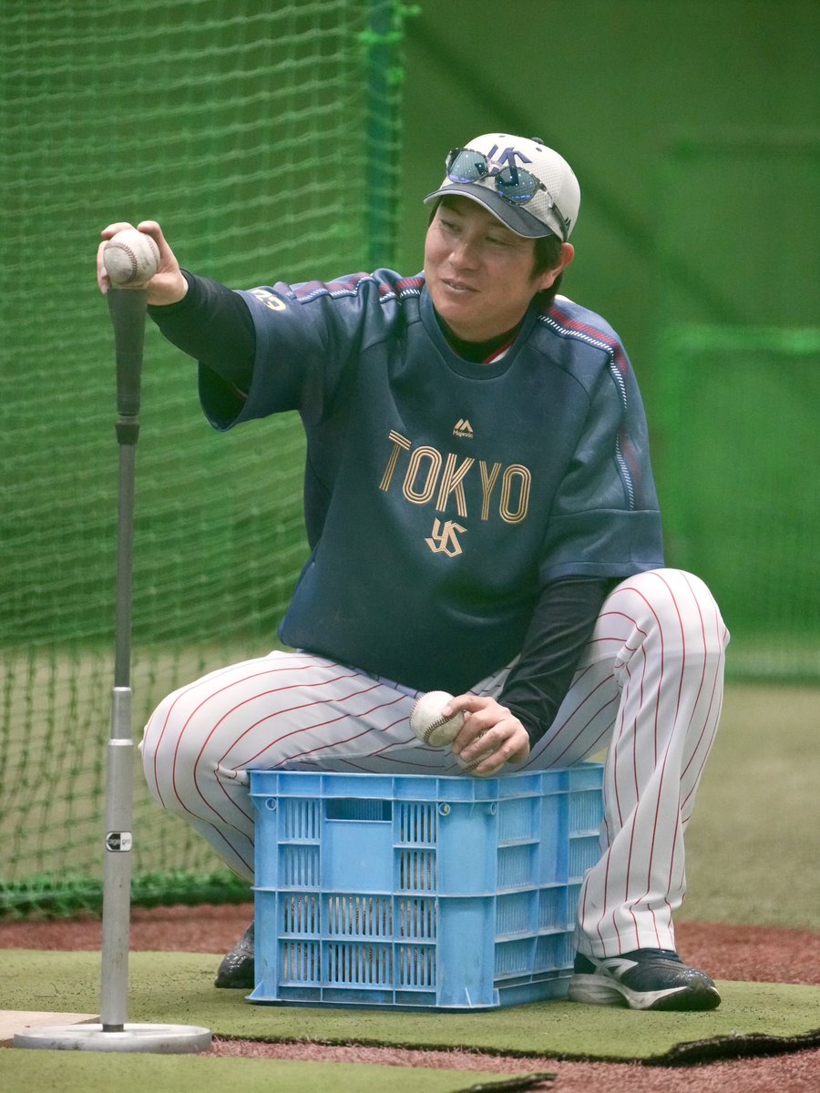 神宮外苑キャンプ⚾️ 新任の #川端慎吾 コーチ✨ 選手たちの指導を