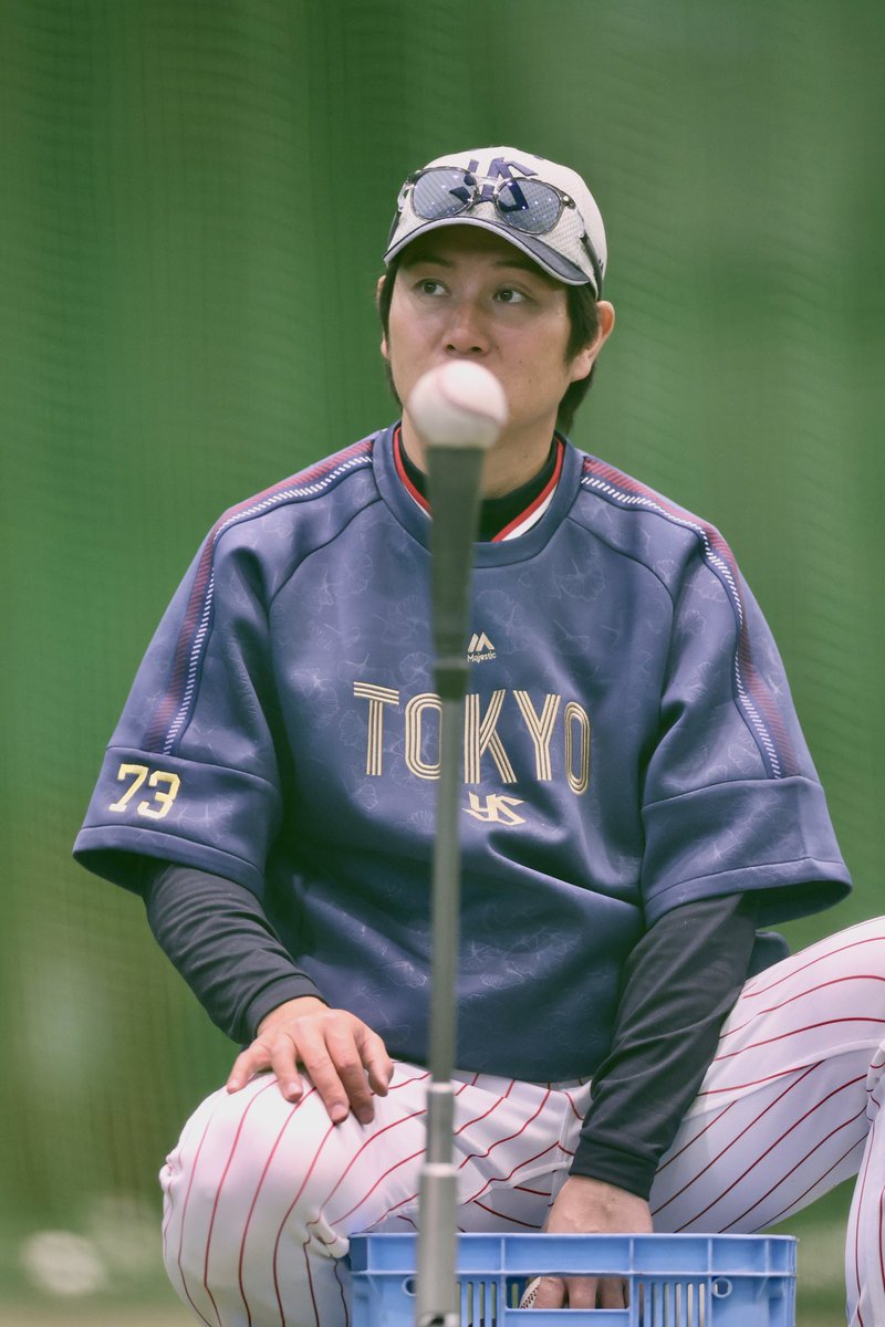 神宮外苑キャンプ⚾️ 新任の #川端慎吾 コーチ✨ 選手たちの指導を