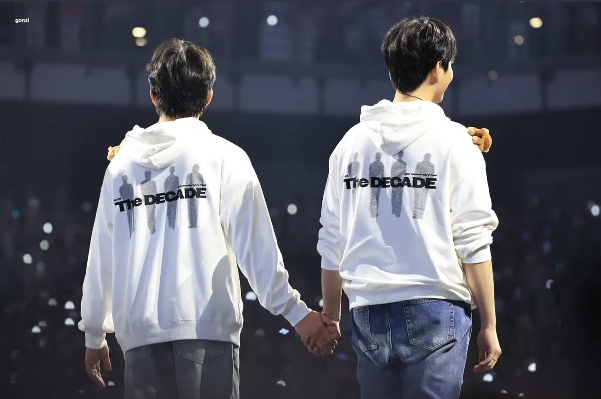 🦊🐶🩵 #unpiltered tweet media