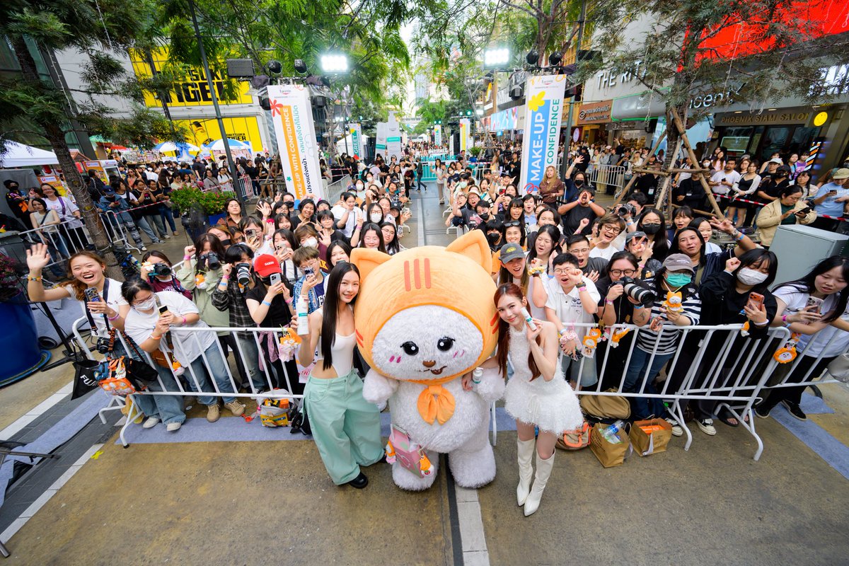 ครอบครัวนุ่มฟูน่ารักสุดๆ เลยค่ะ สยามมีแต่เสียงปี๊ปๆๆ 🤏🏻💚💖🧡

#EucerinXMilkLove
#EucerinXMuvmuv
#EucerinXLoverrukk 
#EucerinDermoPureClinical 
#TreatWithConfidence 
#Eucerinthailand