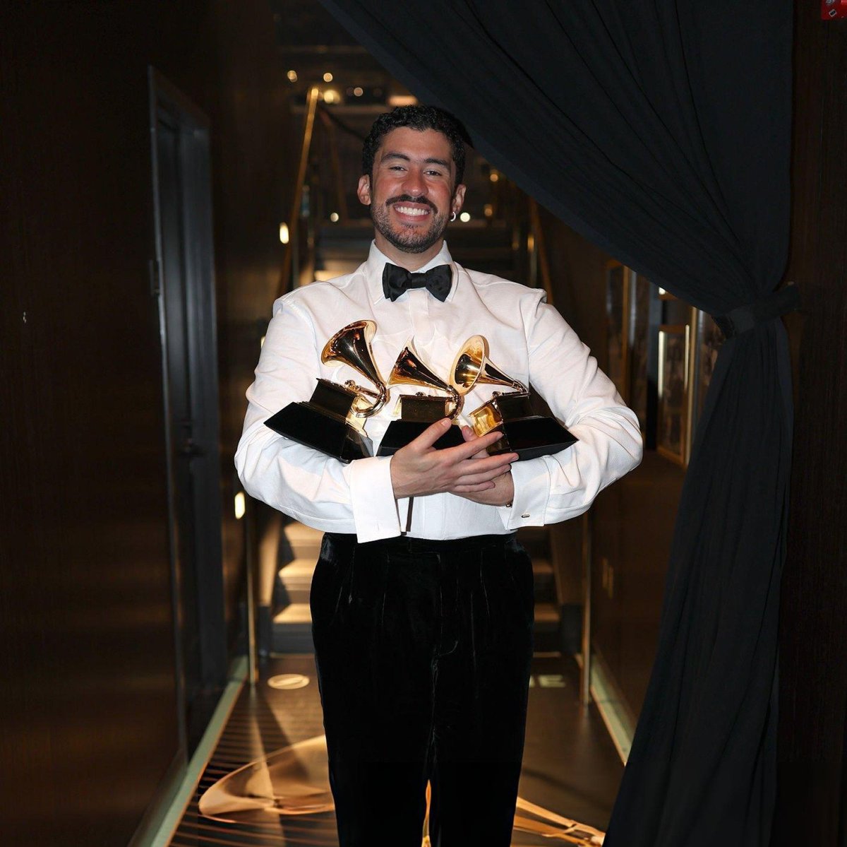 Bad Bunny con sus #GRAMMYs