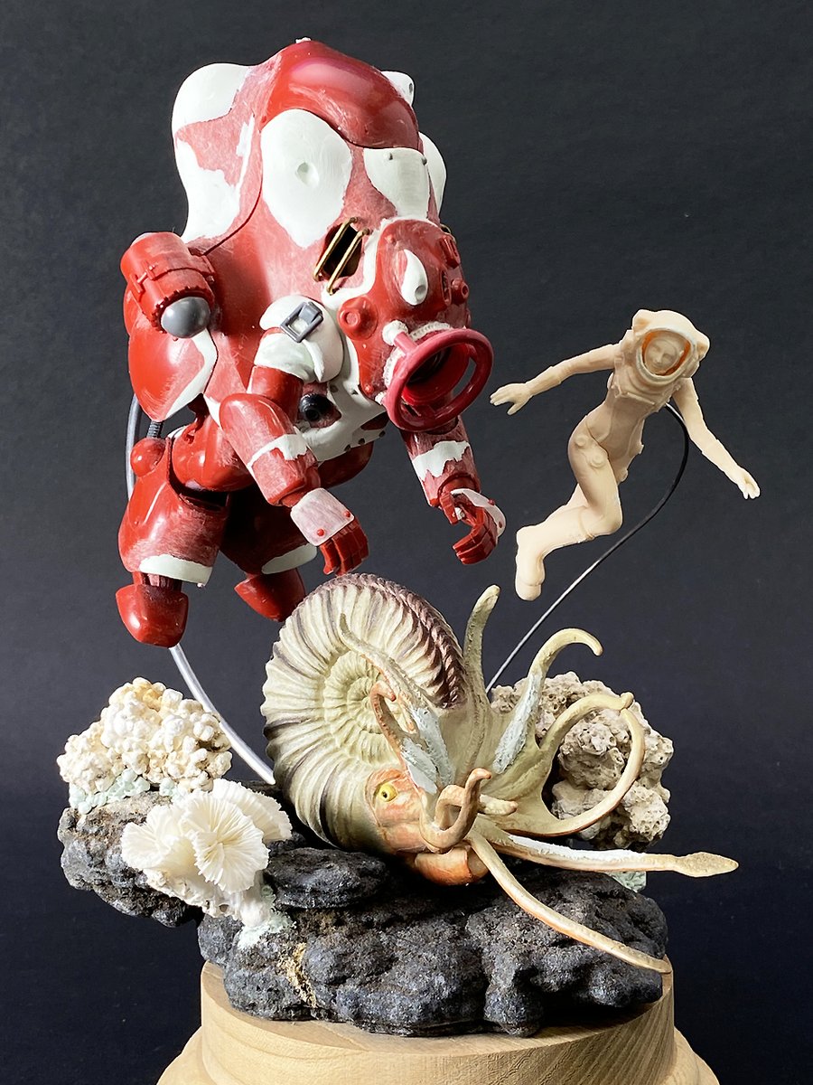 とても魅力的なお祭りをありがとうございます。
素晴らしい作品を拝見し堪能しております。
#MK44祭
#マシーネンクリーガー
長々放置していたもので恐縮ですがポストいたします。

MK44 深海探査型 『ノーチラス（オウムガイ）』
海洋学者「ネモ博士」とともにアンモナイトを調査中。