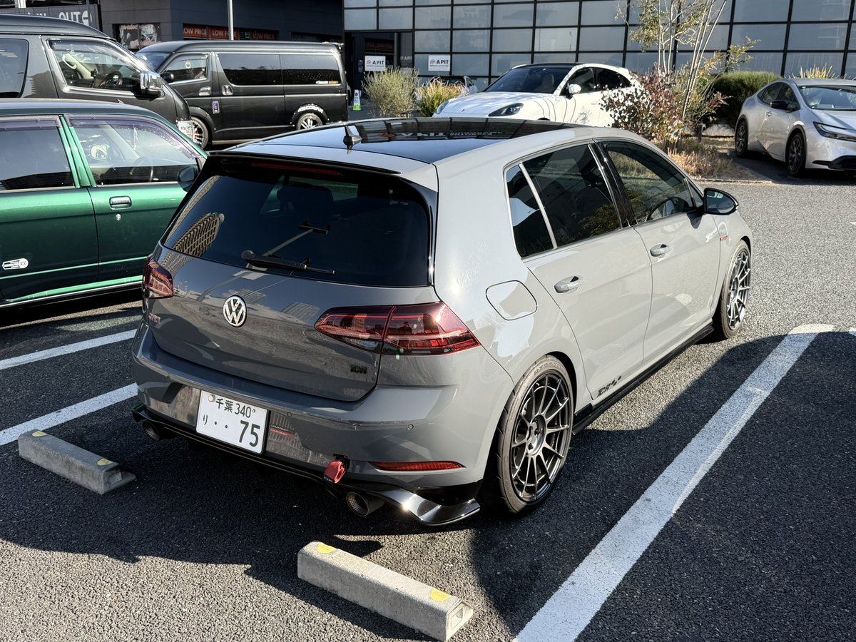 外人見向きもしなくて腹立つ