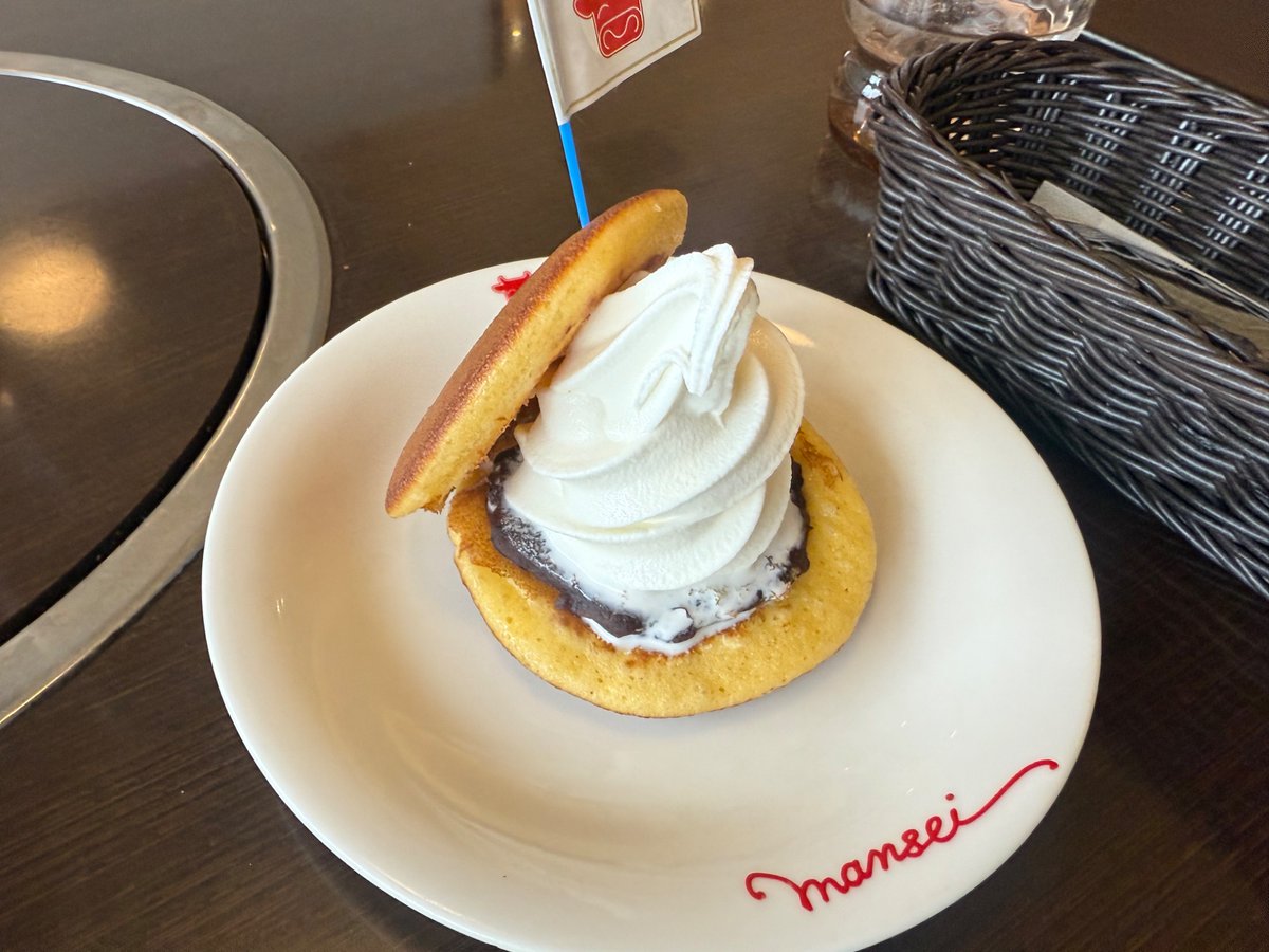 肉の万世はランチであってもコンビネーションサラダは食べたい