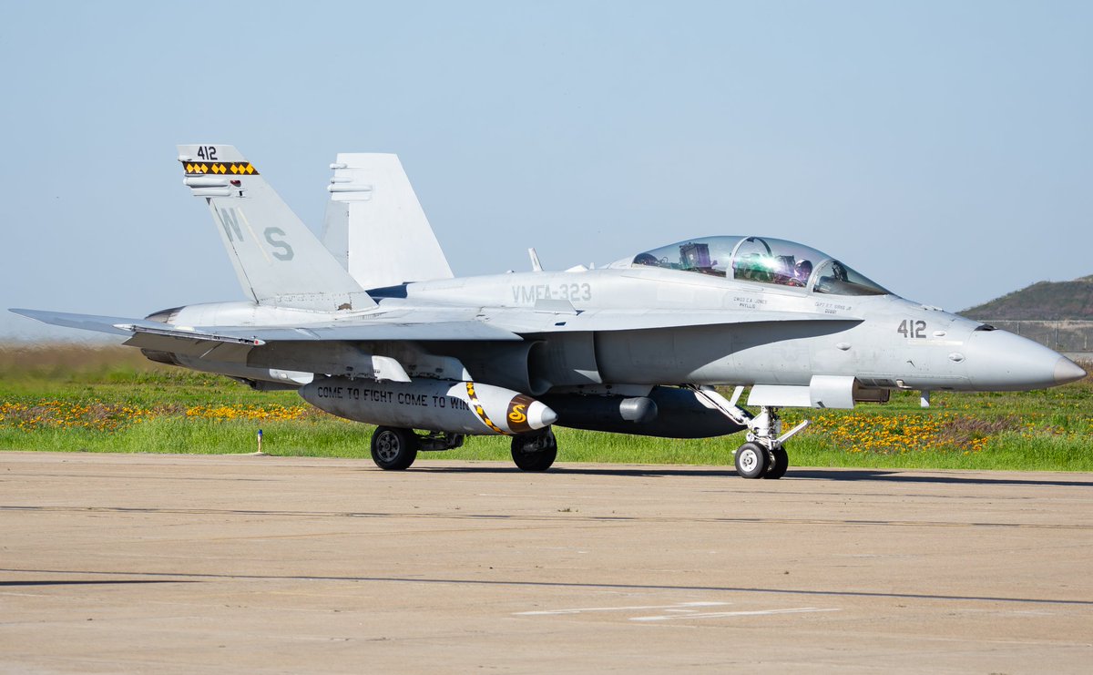 619_Aviation's tweet photo. Fun Day down at Brown Feild day! Good to be back for the first time in a while and it has some pretty good stuff in store!
#f18 #ac130 #brownfeild #sundayfunday https://t.co/DWtooUxInA