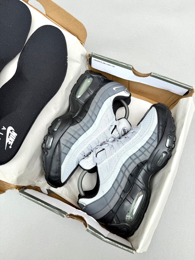 ashowz_wears's tweet photo. Nike Airmax 95 OG Essentials

Price : 65,000 NGN
Size 40-46

Order link: https://t.co/023yDmFw8Y https://t.co/taULKy7ZE5
