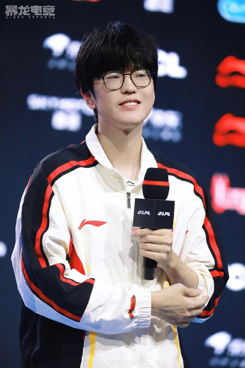 woojesalad's tweet image. handsome jiejie 😊 good luck tonight...