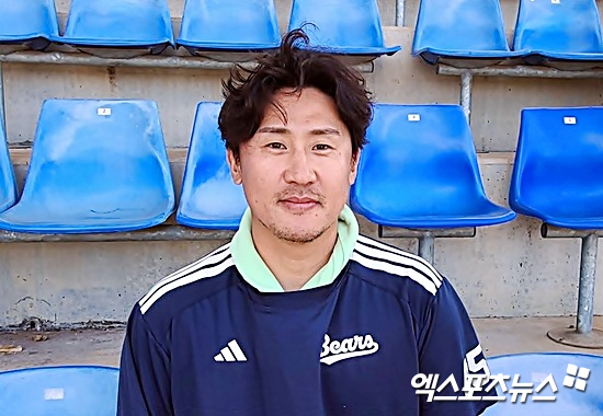 "진성이·경은이 형 대단해, 어떻게 그렇게 던져?"…'37세' 베테랑 우완 컴백홈, '3억' 투자 이유 증명한다 [시드니 인터뷰]
m.sports.naver.com/kbaseball/arti…
NC 팬들에게 보내는 작별 메시지는 SNS 계정 자체가 없어서 구창모 선수 계정에 대신 올렸다며, NC 투수진 송별회 가서 팔로워 수가 가장 많은 얘