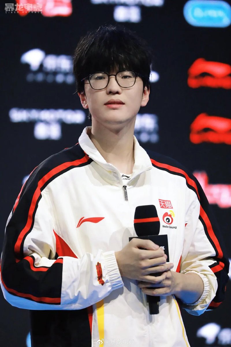 woojesalad's tweet image. handsome jiejie 😊 good luck tonight...