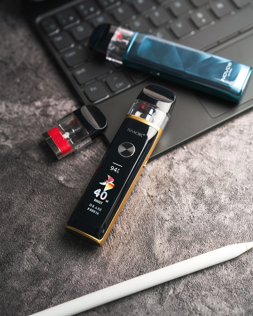 Designed for modern moments.
Novo6 Ultra brings refined aesthetics and smart performance together —
compact in hand, confident in every detail.
Effortless. Refined. Yours.