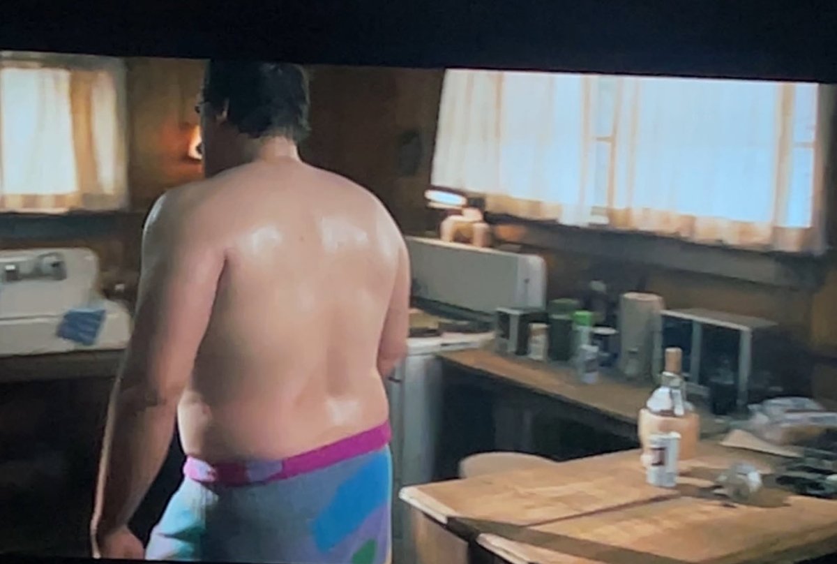 bilbordbelly's tweet photo. Fat Hopper was such a vibe
#jimhopper #StrangerThings #fat #fatbelly #fatcop https://t.co/sSzR373LUx