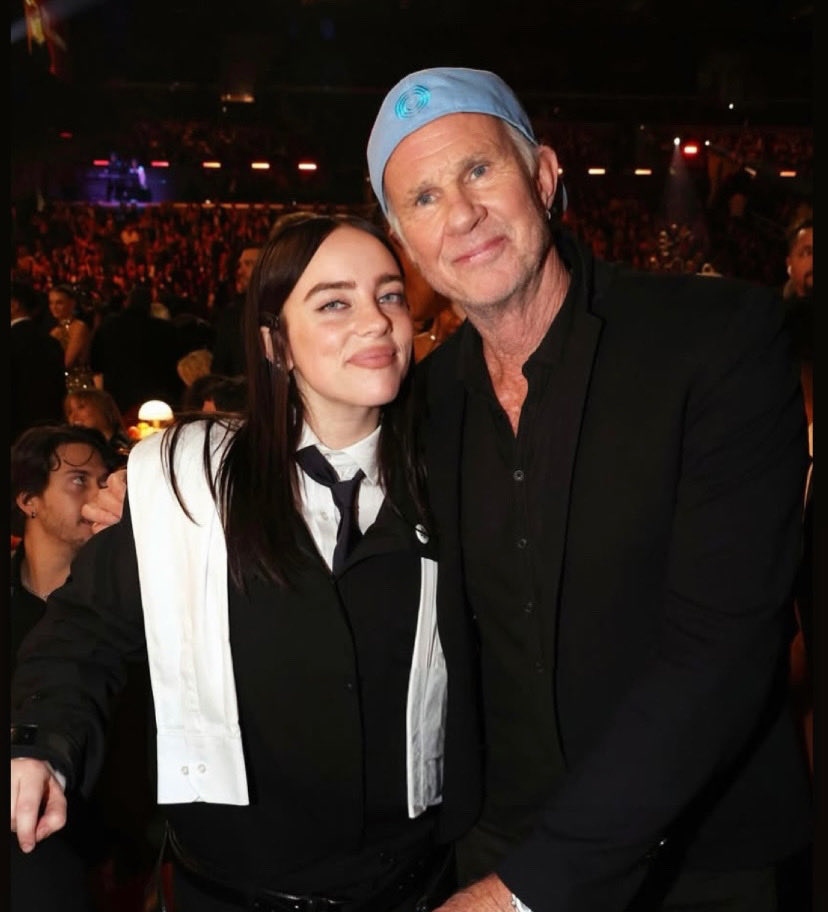 @chadsmithofficial y <a href="/billieeilish/">billie eilish</a>  en los #Grammys2026 📯🎻

#Grammys #BillieEilish #ChadSmith #RedHotChiliPeppers RHCP