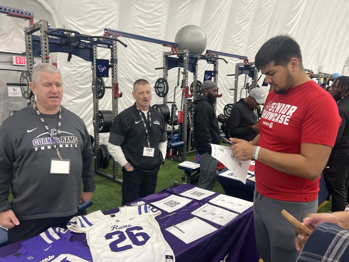 lizvallecamacho's tweet photo. @SRfbshowcase Thank you to everyone that spoke to Paulo Camacho From Manvel high school https://t.co/g1cTpz8bQz